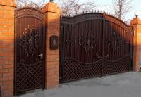 Кованые ворота закрытого типа